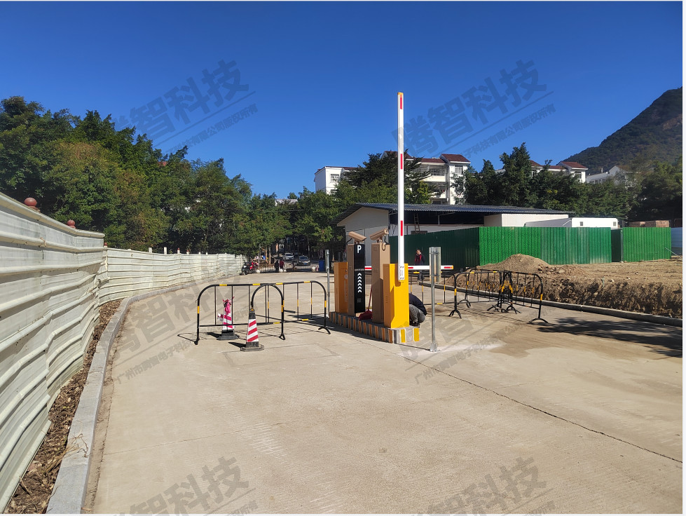 从化碧水新村新增智能停车系统出入口